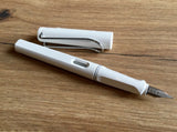 Füller Lamy "Safari" Linkshänder* (weiß o pink)