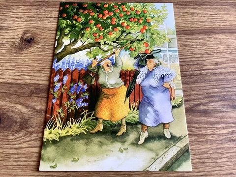 Postkarte Löök Frauen schütteln Apfelbaum