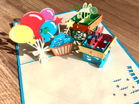 3D-Karte Geburtstag Cupcake Ballons