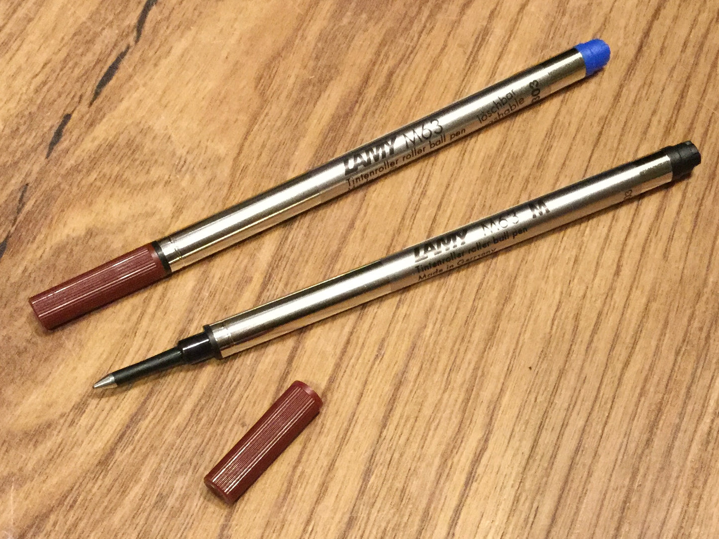 Tintenroller-Ersatzmine in blau und in schwarz von LAMY bei Polly Paper - Bürobedarf