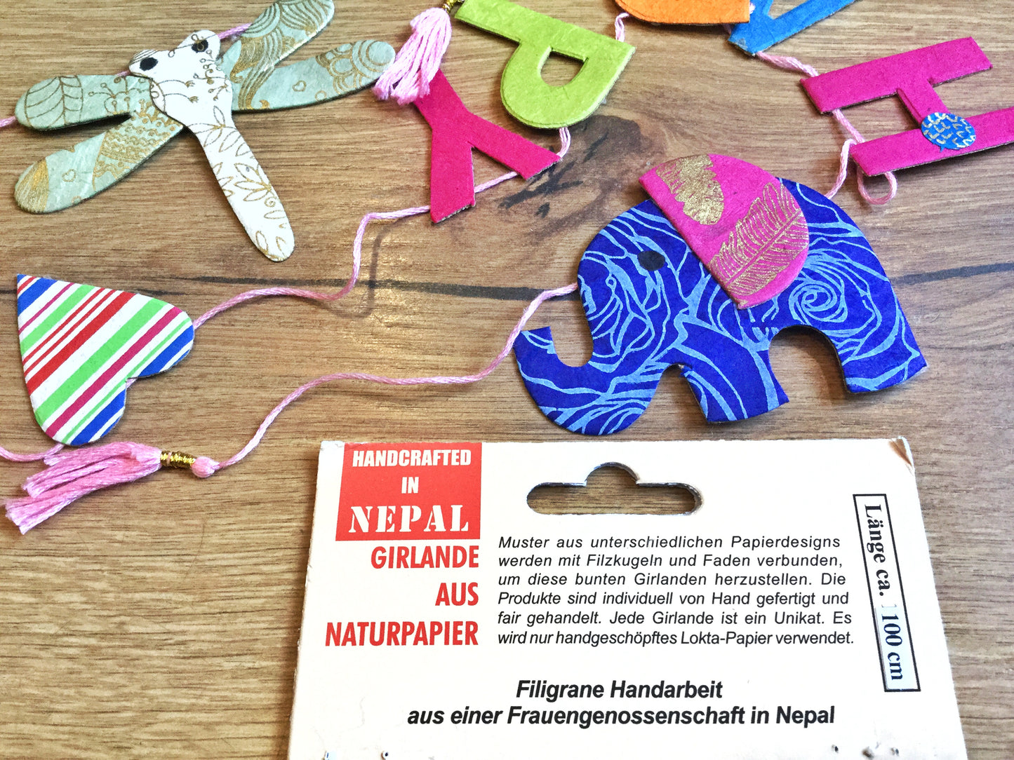 Girlande Happy Birthday Nepal