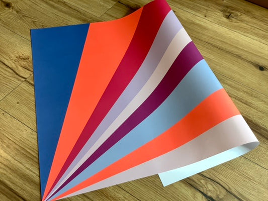 Geschenkpapier bunt Zirkuszelt, recycelt von Bow & Hummingbird bei Polly Paper