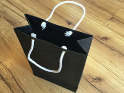 Geschenktasche schwarz Baumwollpapier 17x13cm
