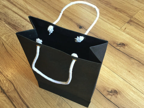 Geschenktasche schwarz Baumwollpapier 17x13cm
