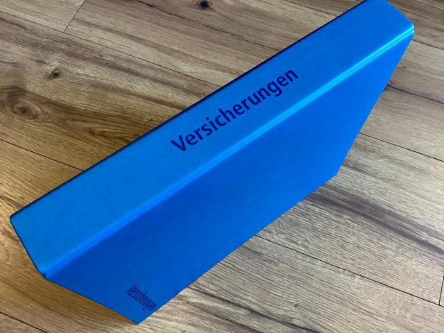 Blauer Versicherungsordner-Rückenansicht - Aufschrift Versicherungen