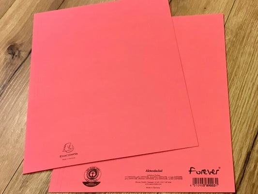 Roter Aktendeckel aus Recyclingpapier