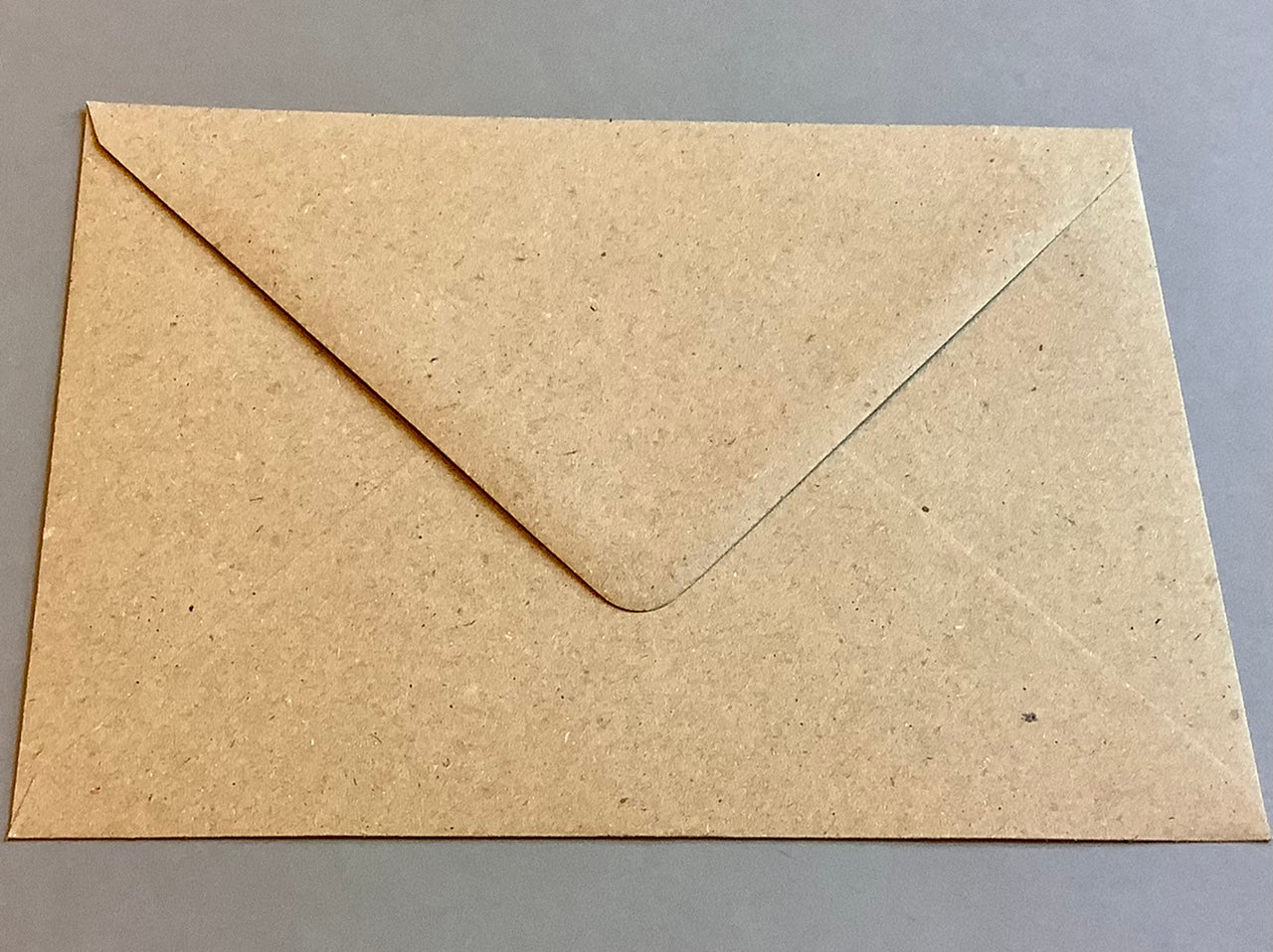 C5 Kuverts braun nk Spitzklappe 10 Stück