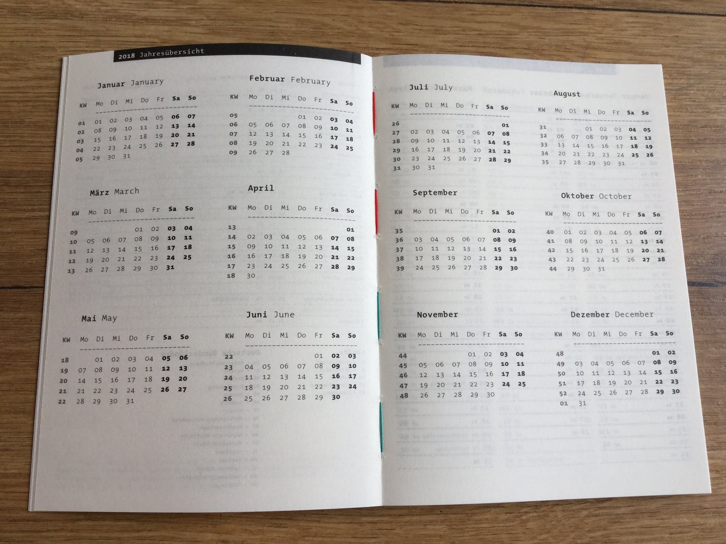 Kalender S (A6, 1Wo/1Seite) Roterfaden 2026