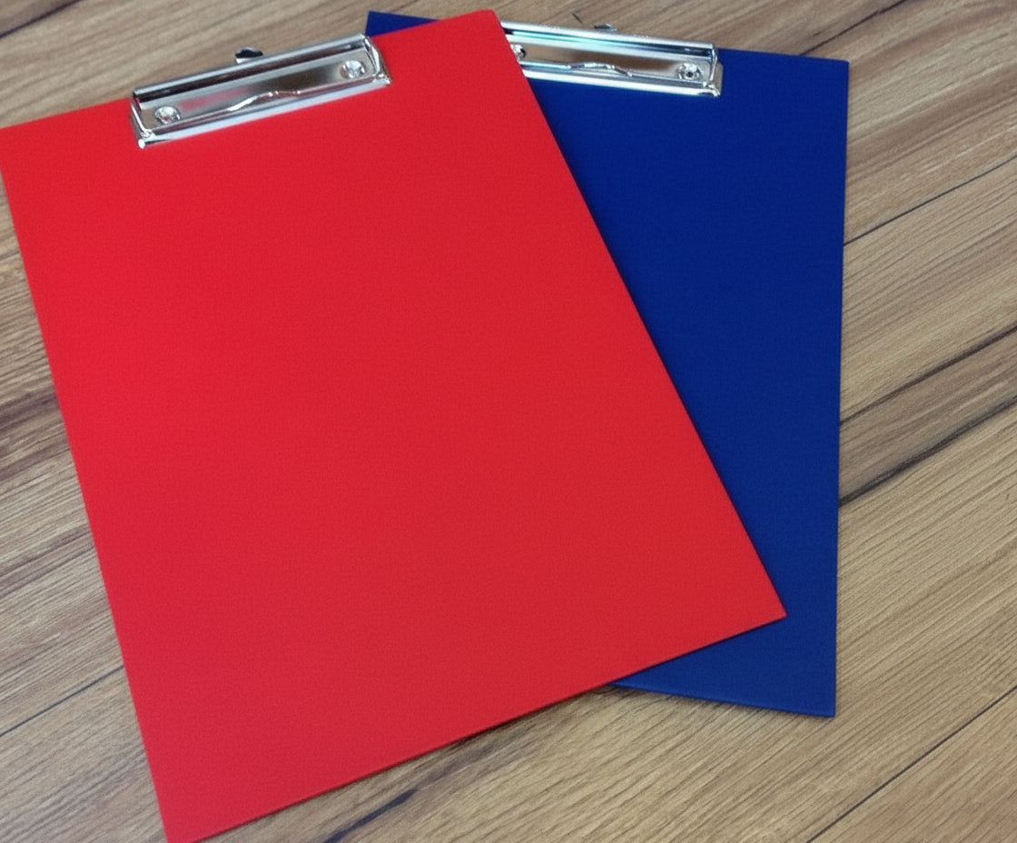 Klemmbrett blau / rot Recyclingpappe° - Polly Paper