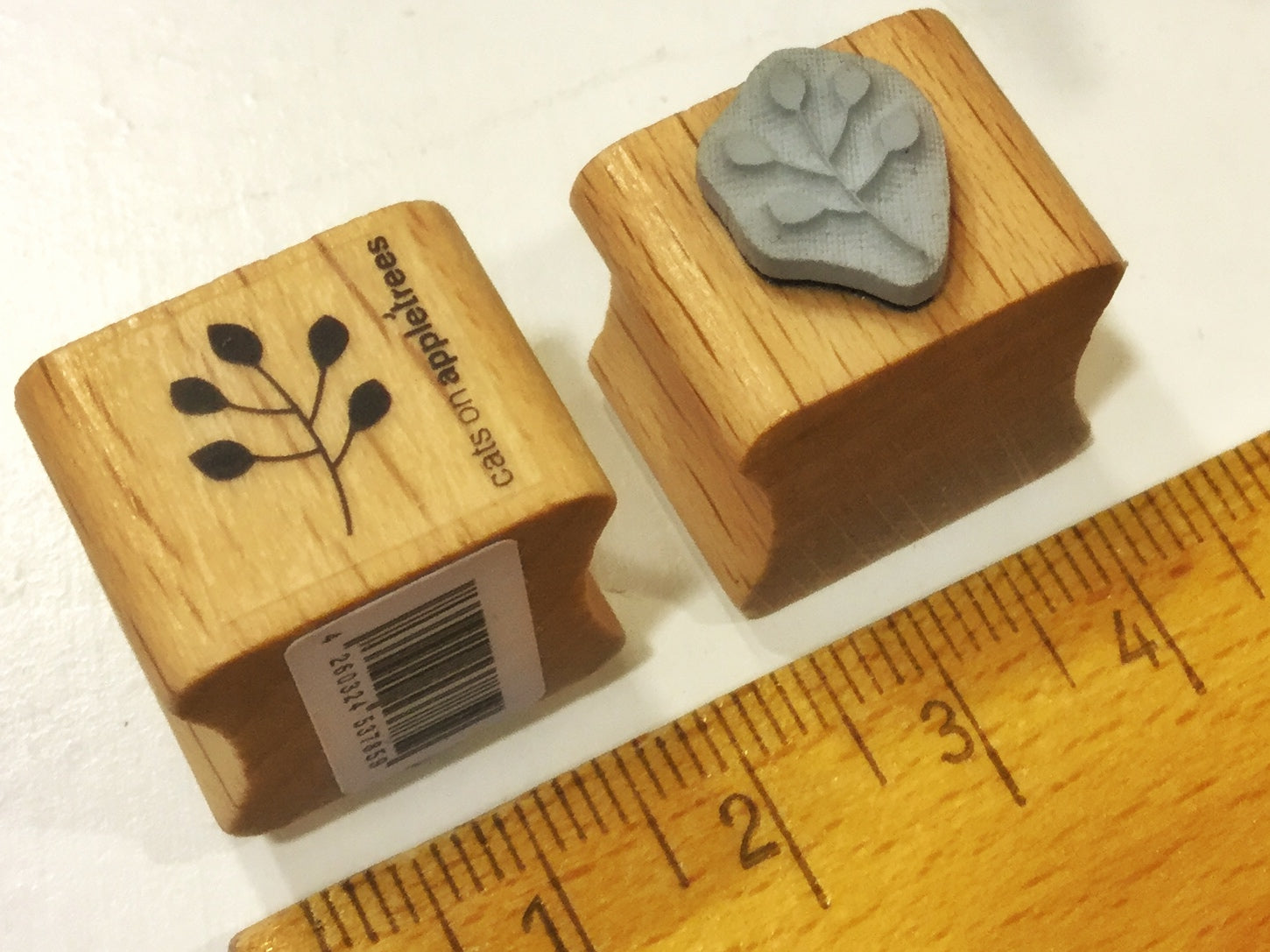 Kleine Holzstempel mit Blütenmotiven von Cats on Appletrees - Polly Paper - Umweltfreundliche Schreibwaren